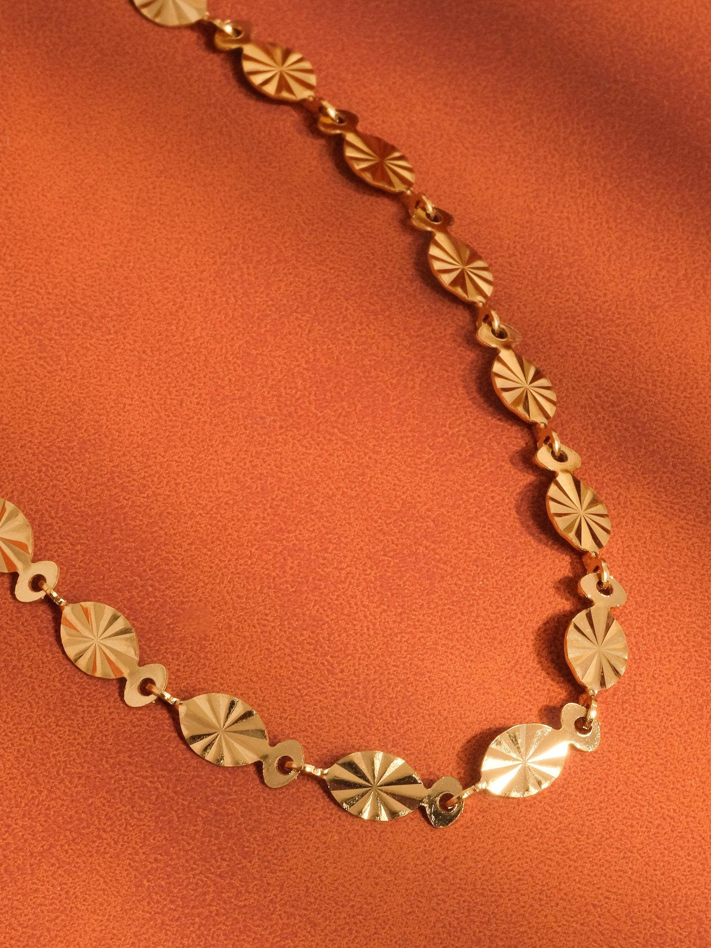 Bise 18K Gold Non-Tarnish Classic Oval Chain Necklace: Yellow Gold