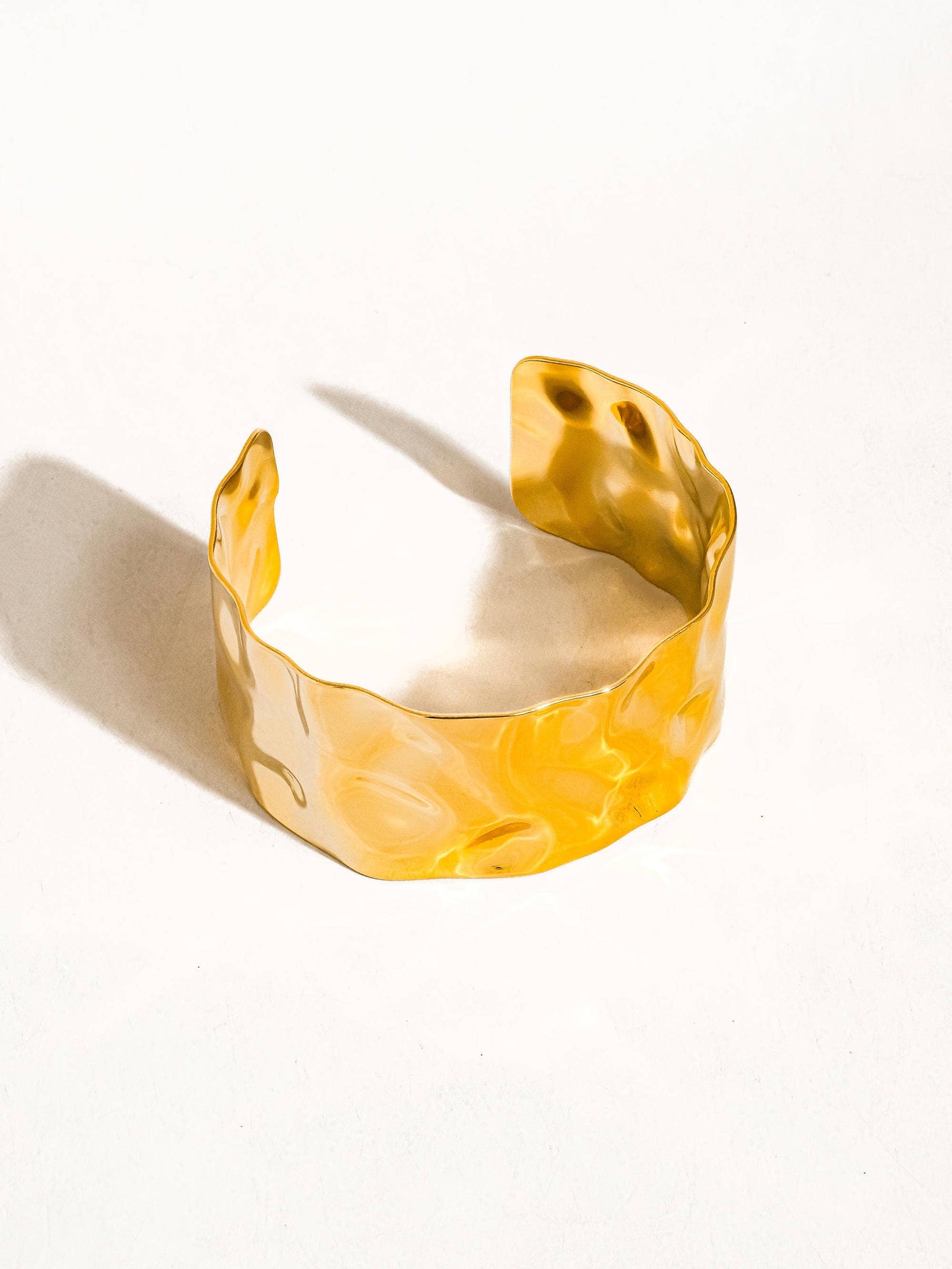 Baiser Cuff Bracelet