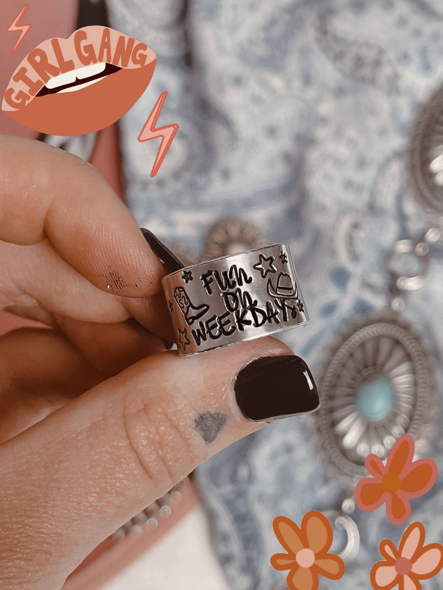 Fun on Weekdays ring