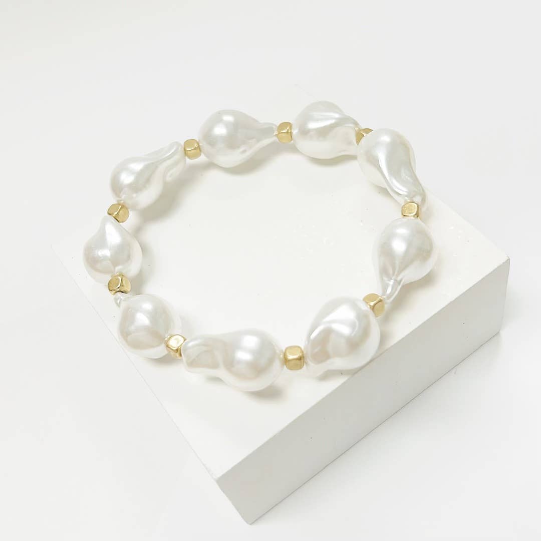 Pearly White Bracelet