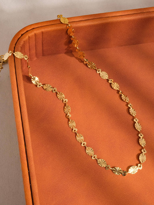 Bise 18K Gold Non-Tarnish Classic Oval Chain Necklace: Yellow Gold