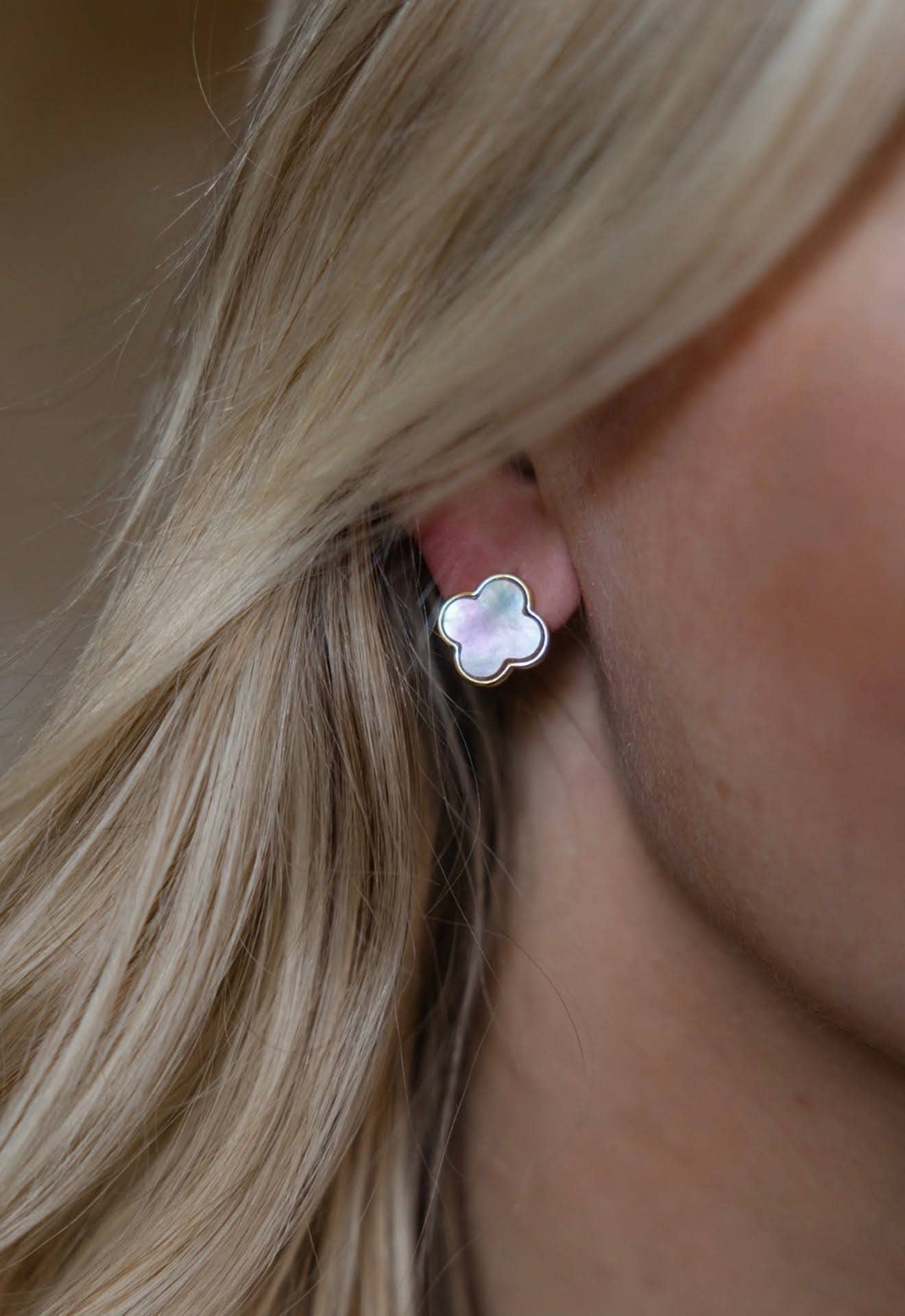 Elle Mother of Pearl Earring
