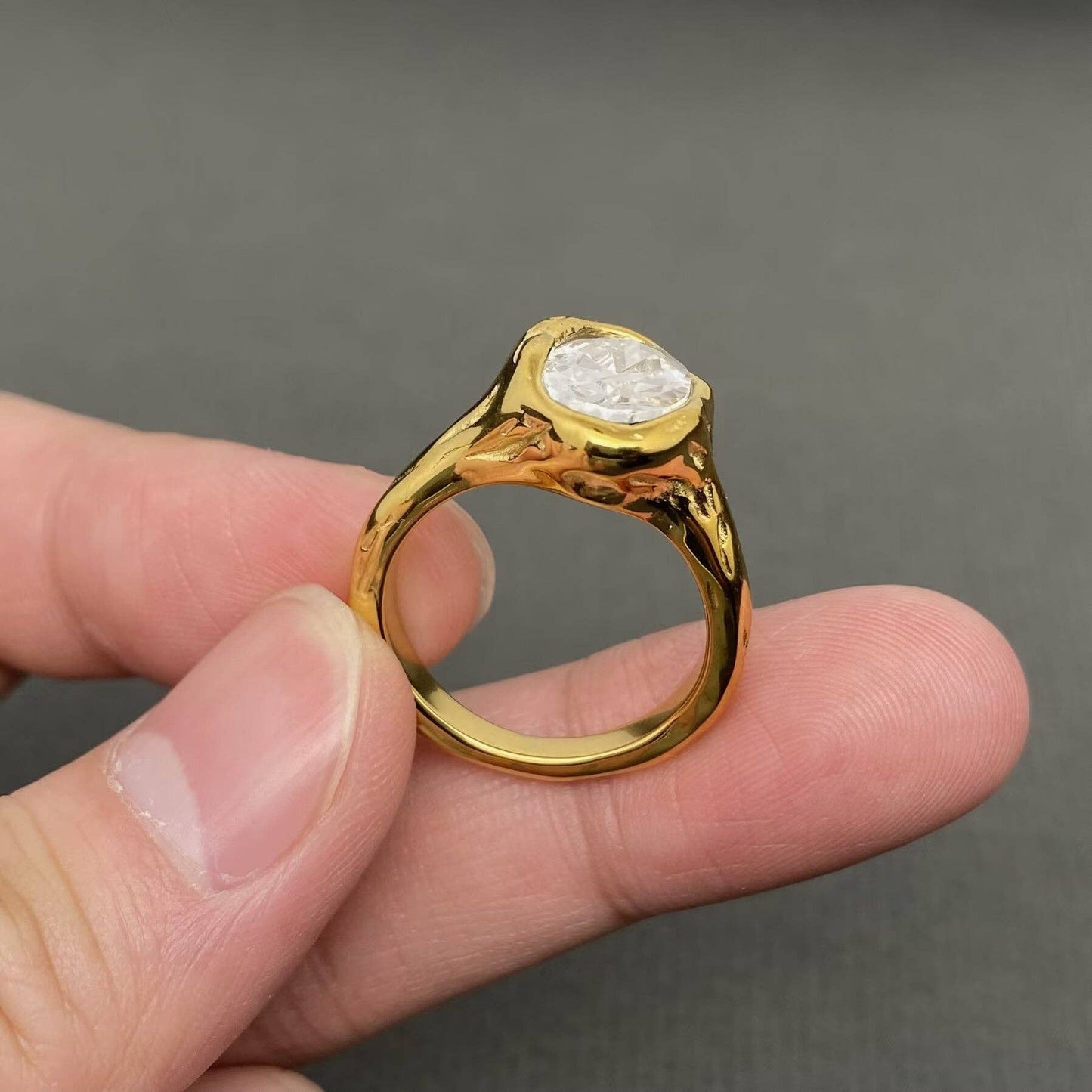 Sparkling Zircon Ring