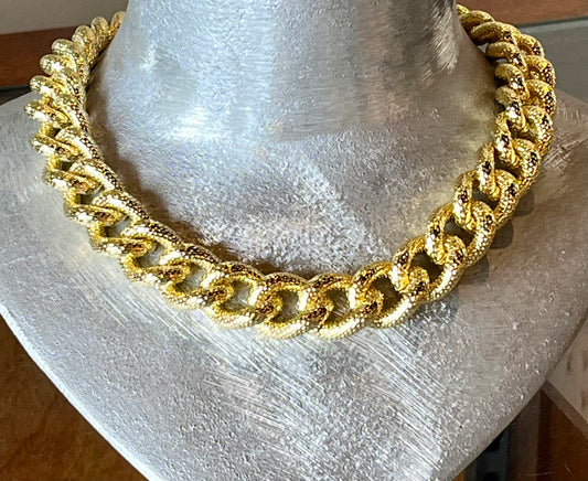 1AR - Textured Twisted Necklace