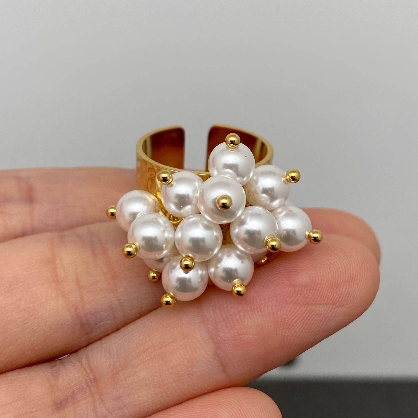 Pearly Flower Ring